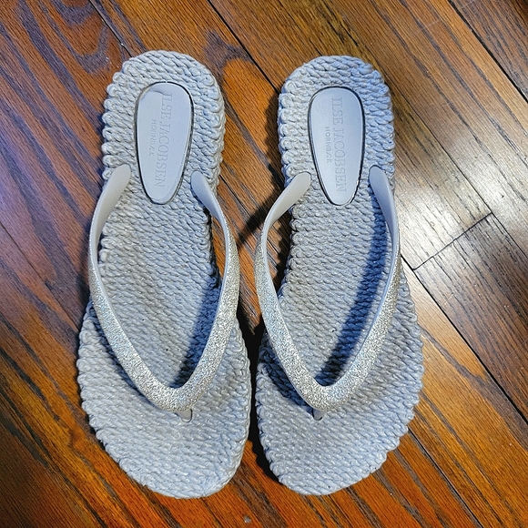 NWOT Ilse Jacobsen Cheerful Women's Sandal (Flip-Flop) Size 6 - Picture 1 of 4